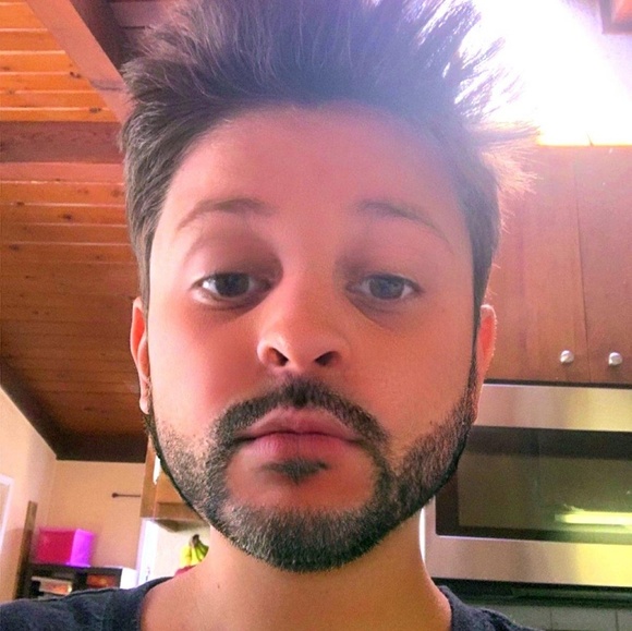 Meet your Posher, Ricardo - Picture 1 of 1